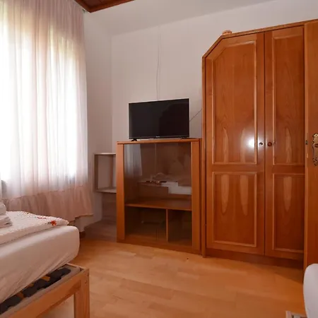 Ries Rosina - Bei Lkh - Neueroeffnung - Self Check In 24-7 Pensionat 3*
