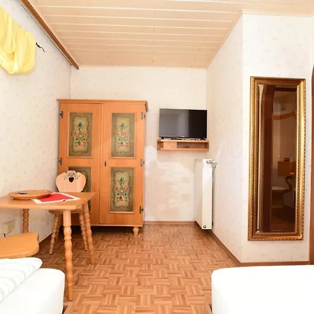 Πανσιόν Pm-apart Ries Rosina *