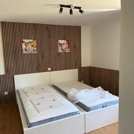Ries Rosina - Bei Lkh - Neueroeffnung - Self Check In 24-7 ゲストハウス 3*
